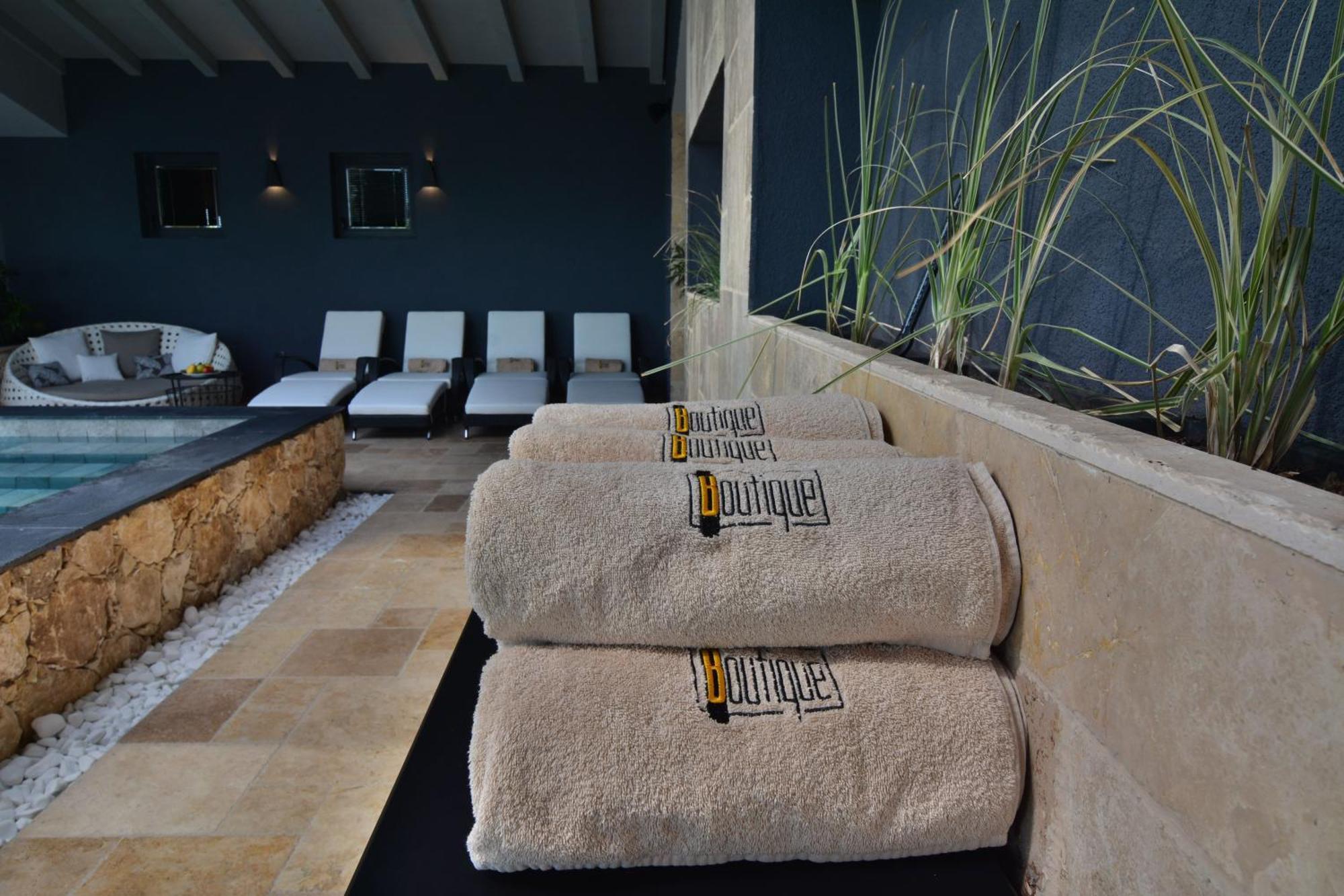 Boutique Hotel By Blacksearama บัลชิค ภายนอก รูปภาพ