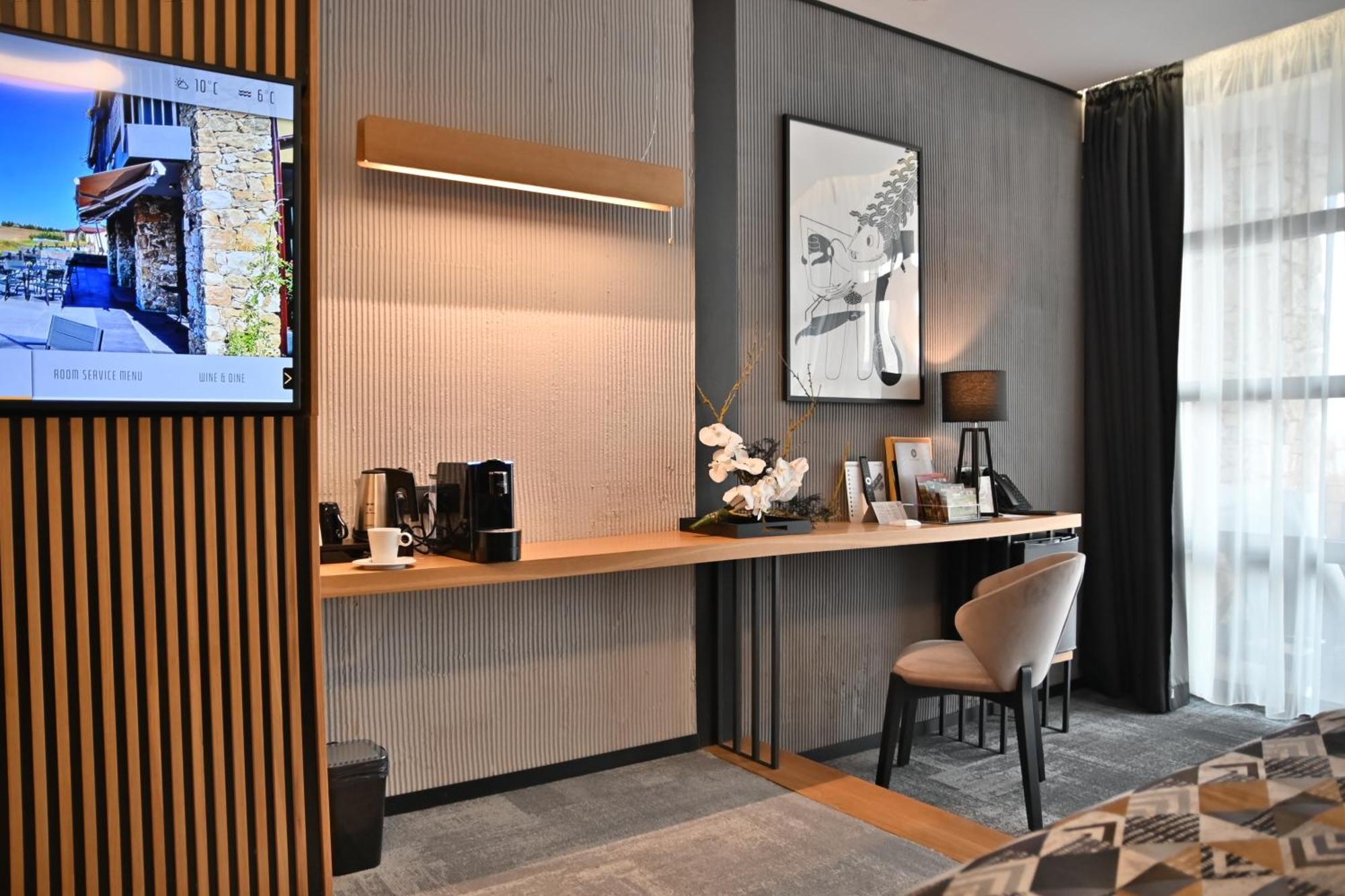 Boutique Hotel By Blacksearama บัลชิค ภายนอก รูปภาพ