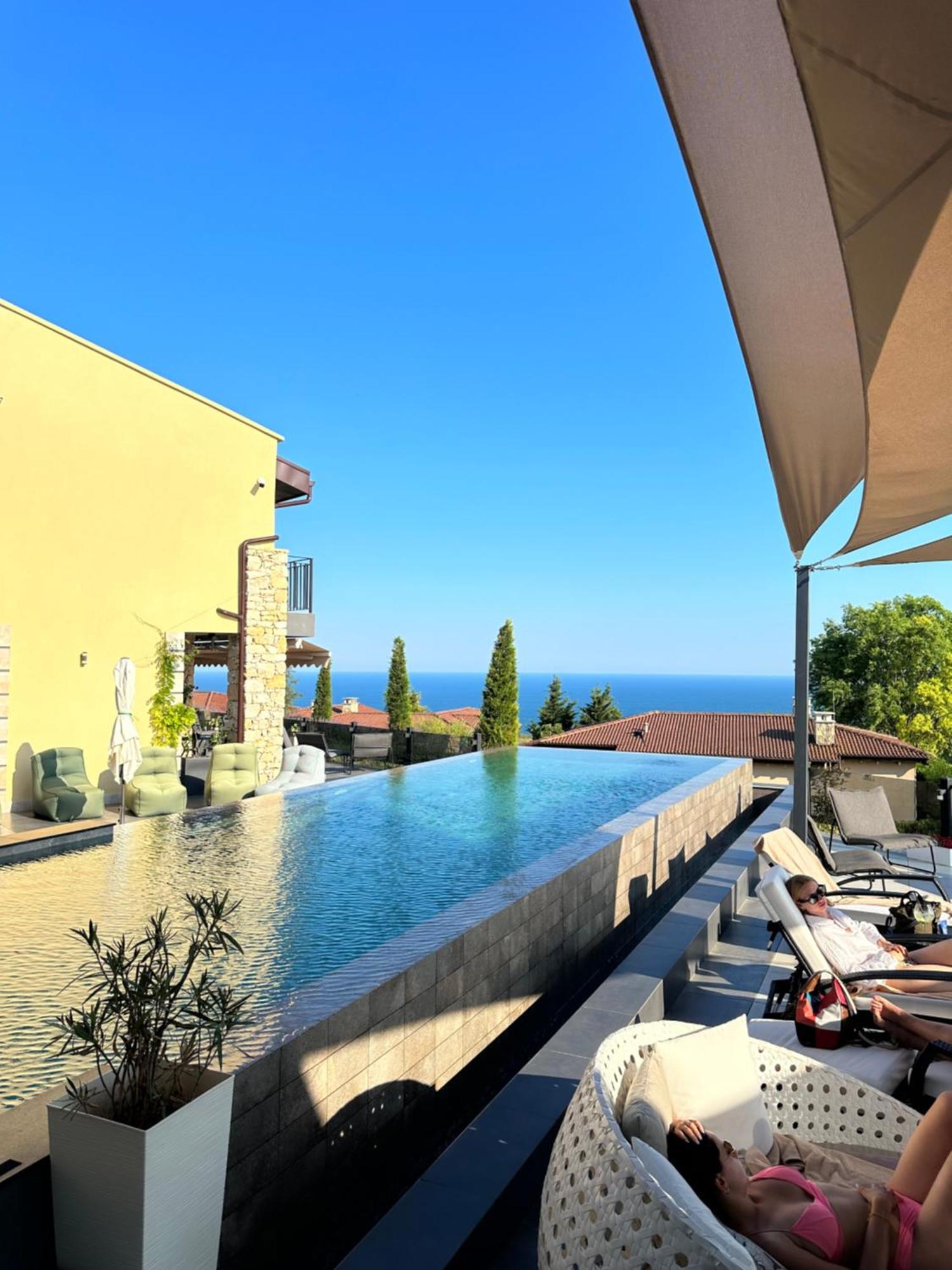 Boutique Hotel By Blacksearama บัลชิค ภายนอก รูปภาพ