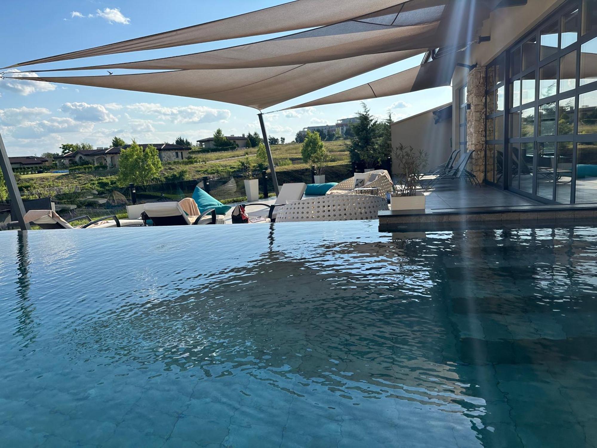 Boutique Hotel By Blacksearama บัลชิค ภายนอก รูปภาพ